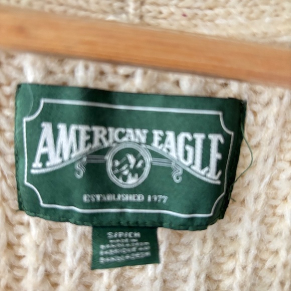 AE Cable Knit Cream Cropped Cardigan Sweater Size Small - Picture 4 of 4